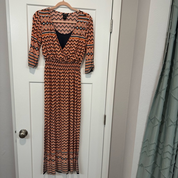 Dresses & Skirts - Orange and Black Chevron Dress 6